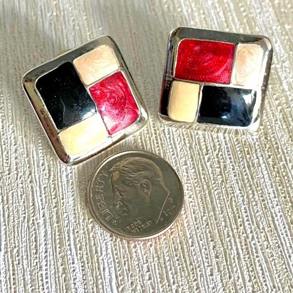 80's Vintage Retro Geometric Square Earrings with Bold Accents - Picture 2 of 3